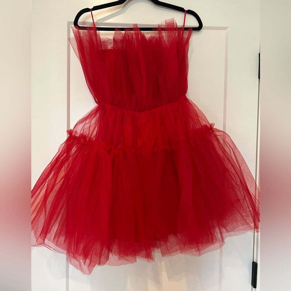 Tulle red dress from VICI.